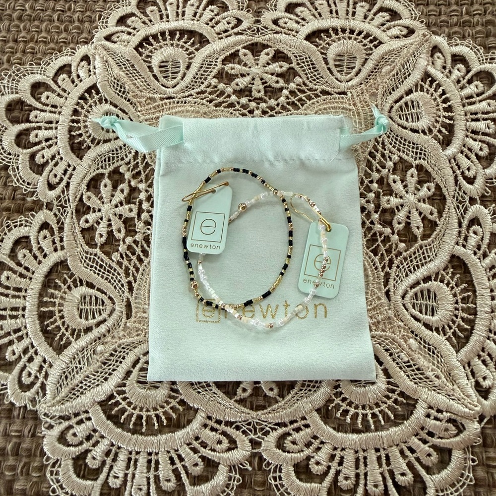 Enewton Oh Snow- Onyx/Gold Luster Set